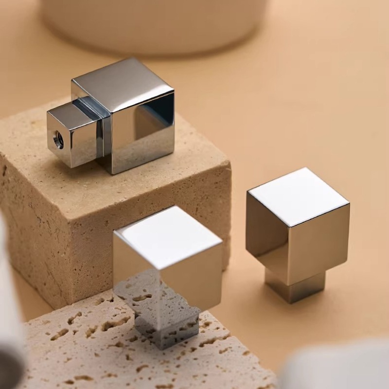 モダンなワードローブ用引き出し、高級感のある正方形の銀メッキ - Furniture Hardware High End のレビューと価格